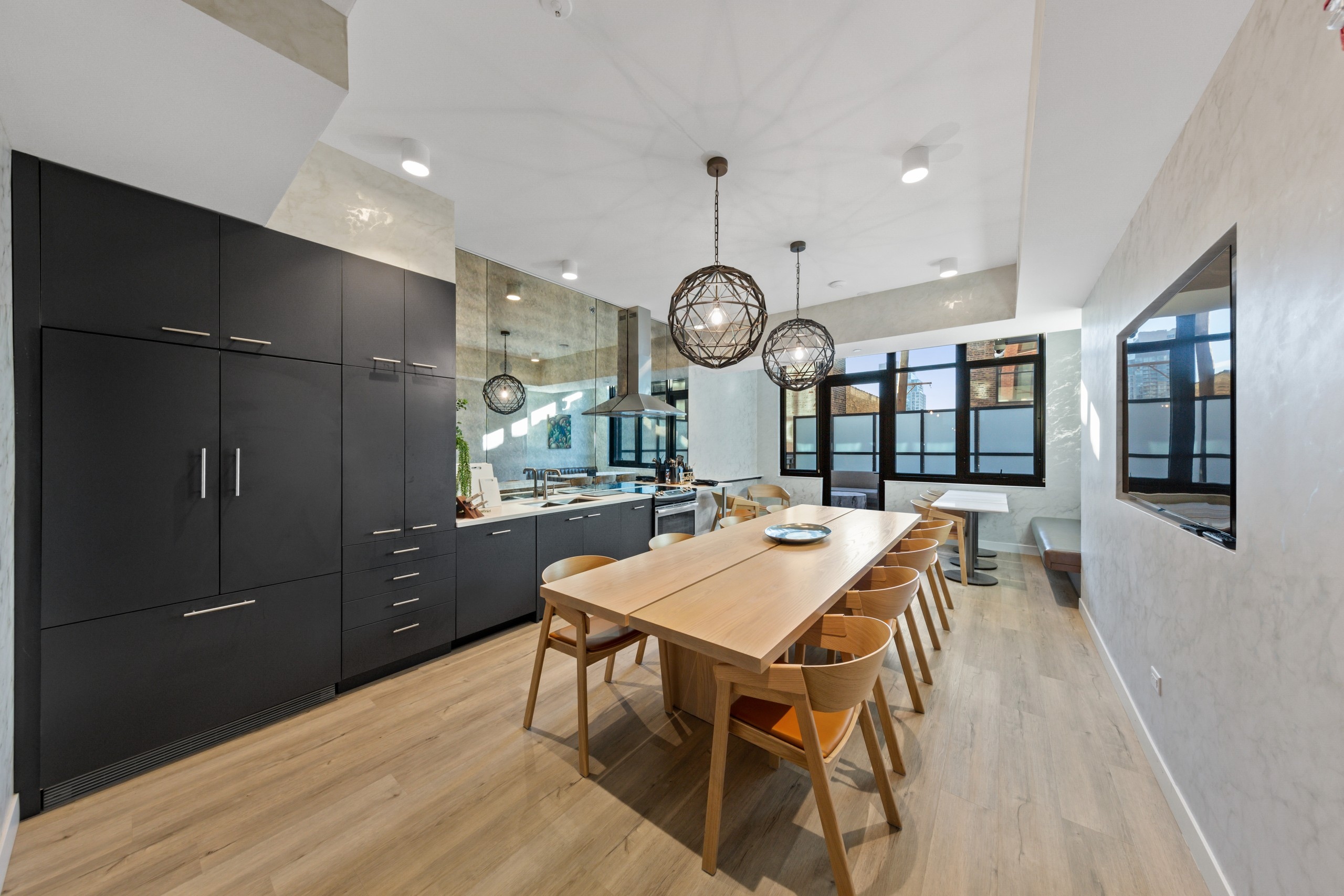 AMLI 808 | Luxury Apartments in River North Chicago